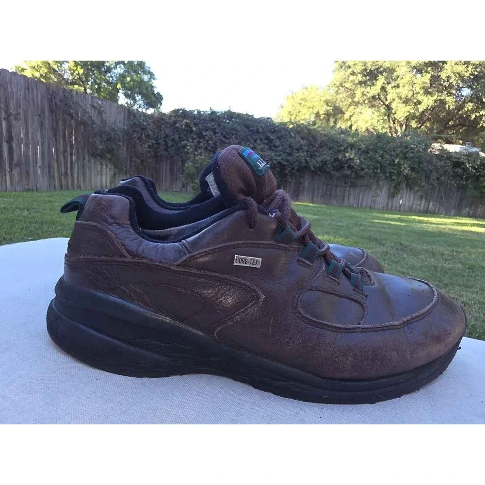 LL Bean Men's Brown Leather Gore-Tex Boots Vibram Soles